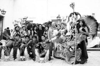 Música y danza con
 grupo "Corazón Perú"