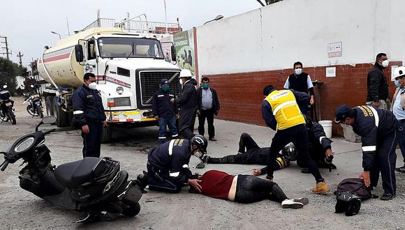 Dos heridos dejó choque entre moto y camioneta en Trujillo  