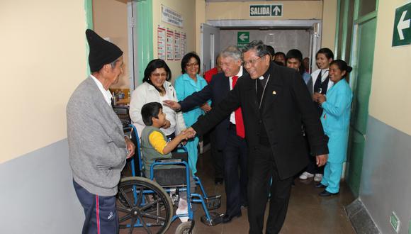 Arzobispo de Cusco visitó a enfermos de Hospital Regional