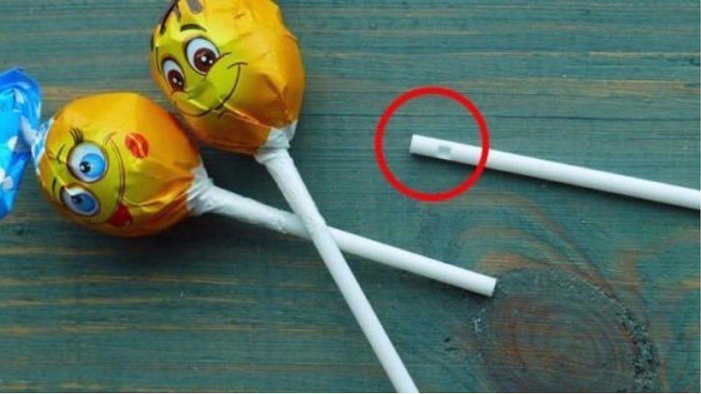 Por esta razón los palitos de chupetines tienen un agujero