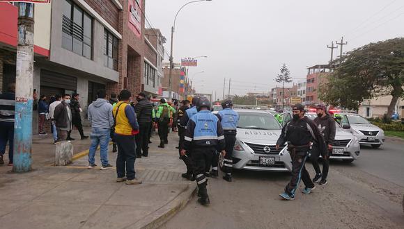 Los serenos fueron atacados a pedradas y botellazos por mototaxistas informales. (Municipalidad del Callao)