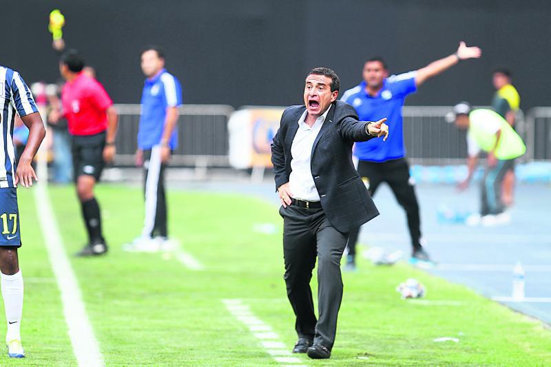 Sanguinetti tiene fe en la recuperación de Alianza Lima 