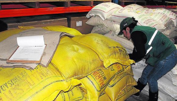 Puno: SENASA incinera de 53 toneladas de alimentos de contrabando 