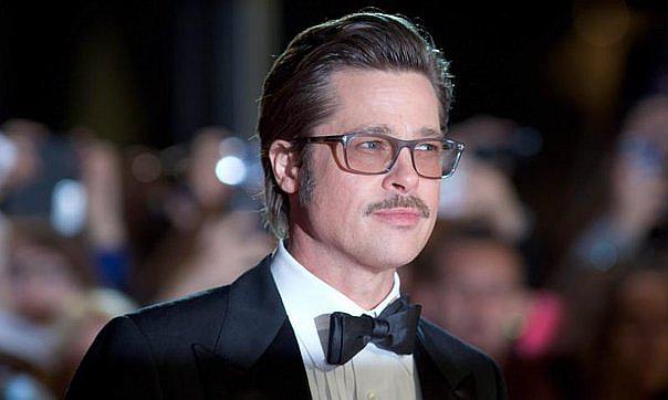 Charlie Sheen publicó foto desconocida de los inicios de Brad Pitt y estallaron las redes