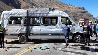 Cusco: bus de turismo vuelca dejando 16 estudiantes extranjeros heridos (VIDEO)