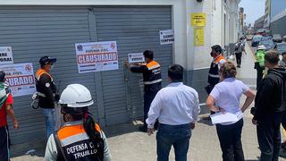 Defensa Civil de la comuna de Trujillo clausura supermecado Metro