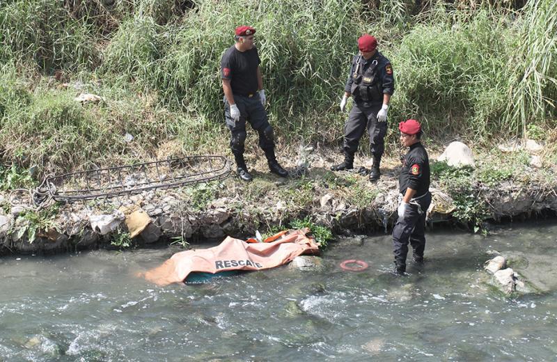 Hallan cadáver en el río Chillón