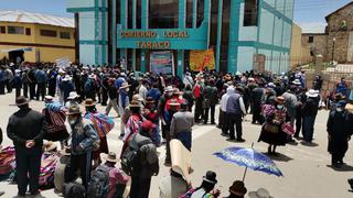 Huancané: Pobladores “Acorralan” a alcalde de Taraco en aniversario