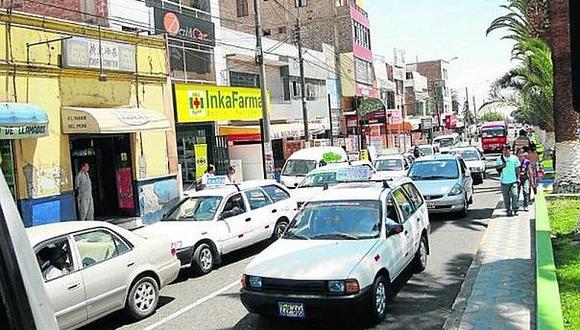Taxistas esperan diálogo con alcalde Luis Torres y amenazan con ir a huelga