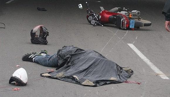Chiclayo: Un muerto tras choque de motocicleta con camión en la Panamericana Norte