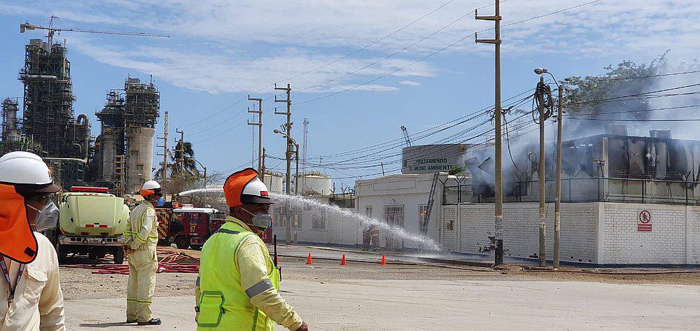 Piura: Incendio en a Refinería de Talara causa alarma en la población 