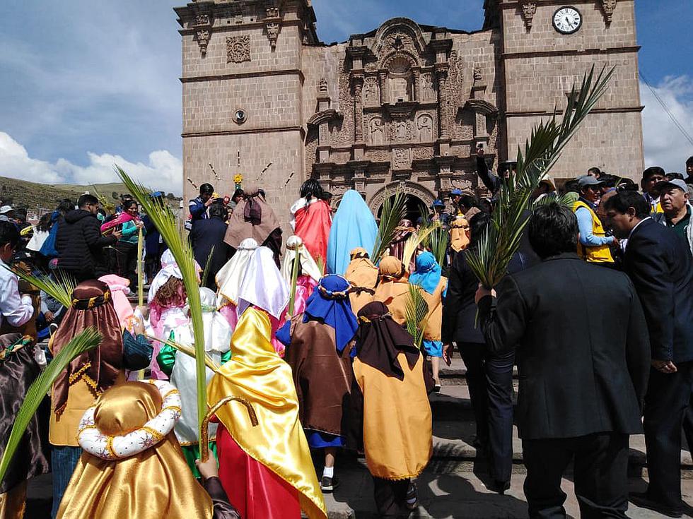 Miles acuden a las iglesias por Domingo de Ramos