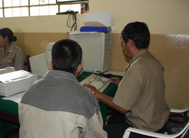 Padrastro castigaba a hijastra con cables de luz