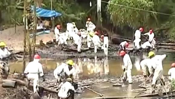 Petroperú contrata nativos para realizar limpieza tras derrame de petróleo 