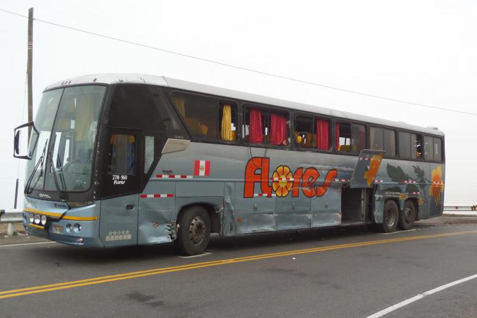 Ómnibus y camión chocan en la Panamericana Sur