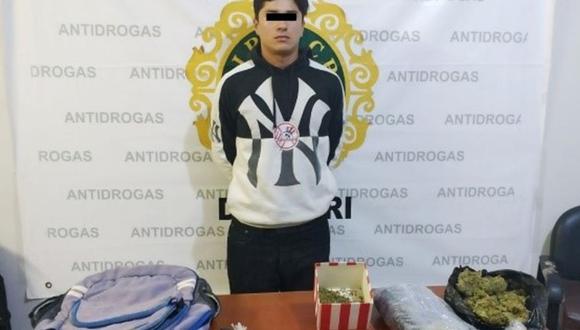 Durante operativo ejecutado por personal del Área Antidrogas intervinieron a un joven con un kilo y medio de droga. (Foto: PNP)