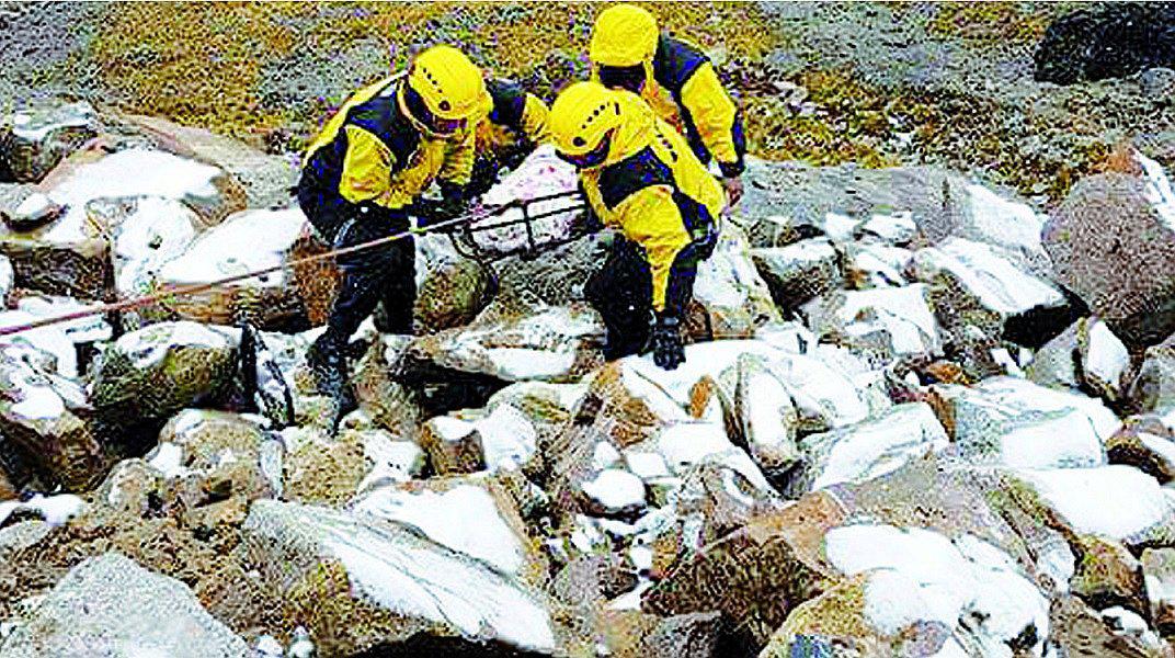 Áncash: Combi cae a abismo y mueren 8 personas