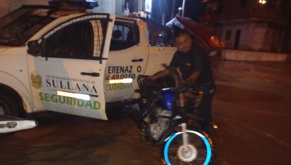 Agentes de Serenazgo y la Policía persiguieron a delincuentes que lograron fugar, pero dejaron motocicleta abandonada