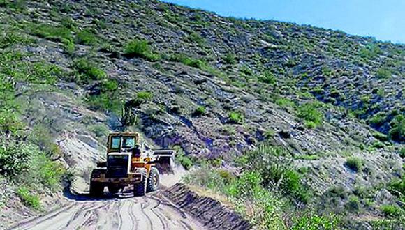 MTC y Provias harán estudios para asfaltar vía Chiguata - Santa Lucía