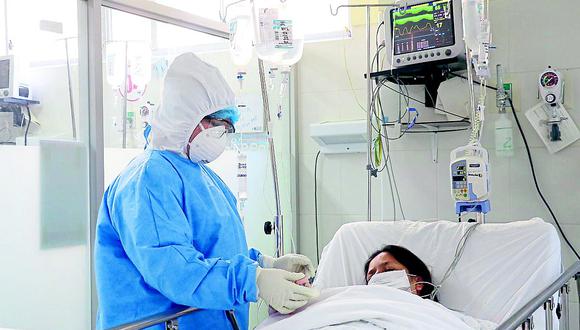 Huancayo: Conoce a la enfermera voluntaria que combate al coronavirus cuidando incansablemente a pacientes