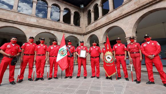 Compañía de Bomberos Cusco 39 recibe la Medalla de Alcaldía por su labor durante la pandemia