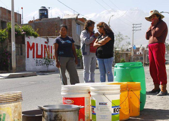 Malestar arrecia en la población por corte de agua