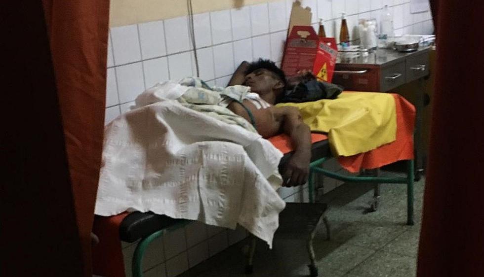 Acuchillan a obreros en pelea callejera 