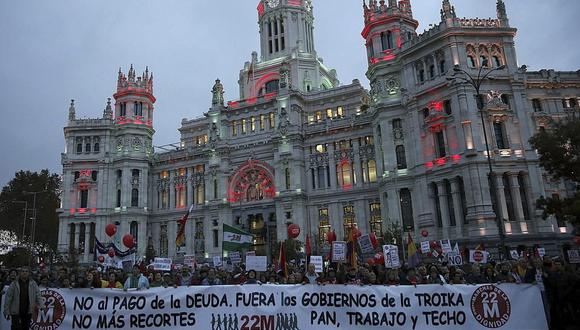 Decenas de miles de españoles protestaron por "pan, trabajo, techo y dignidad"