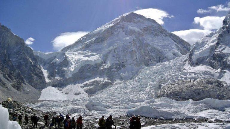 Trágico terremoto de Nepal desplazó el monte Everest 