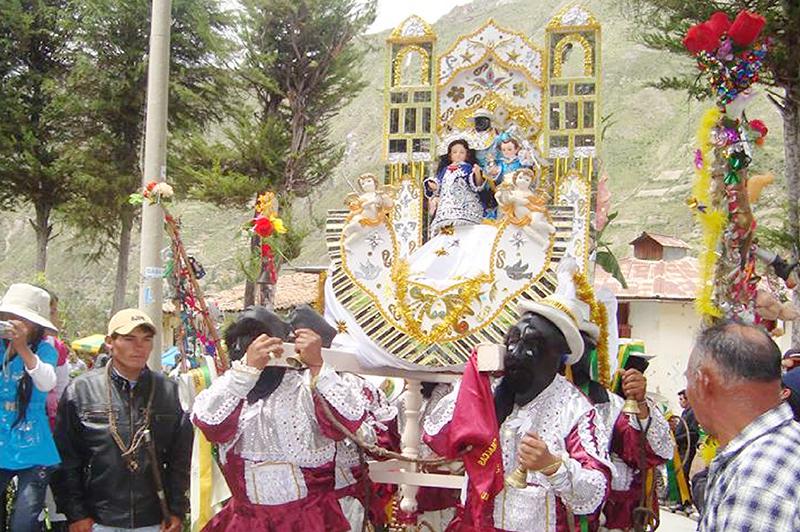 Inician el año celebrando