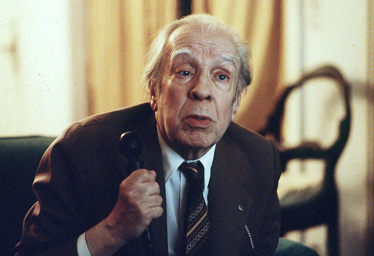 Jorge Luis Borges: "si en el amor no hay confidencia uno siente como una traición" [VÍDEO]