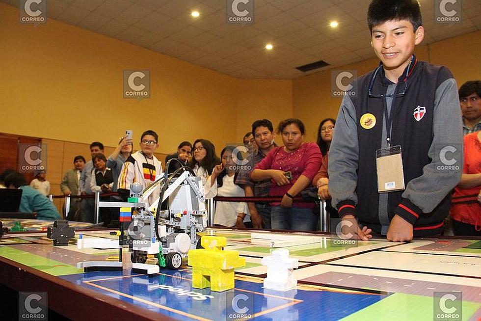 Más de 150 estudiantes en Olimpiadas de Robótica que organizó la UCSP(FOTOS)