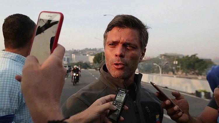 Leopoldo López y su familia se refugian en embajada de Chile en Venezuela