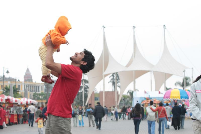 Día del Padre: Estas son las mejores canciones para dedicar a papá (VIDEOS)
