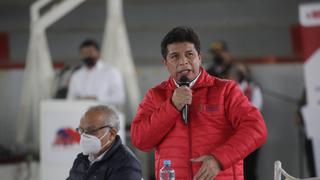 Dirigentes piden la renuncia del presidente Castillo durante sesión del Consejo de Ministros en Huancayo