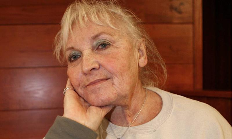 Escritora que inventó autobiografía sobre el Holocausto devolverá 22,5 millones