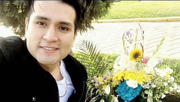 Deyvis Orosco conmueve con emotivo mensaje en tumba de su padre [VIDEO]