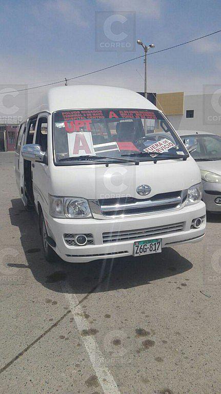 Retuvo a pasajeros por negarse a pagar un sol