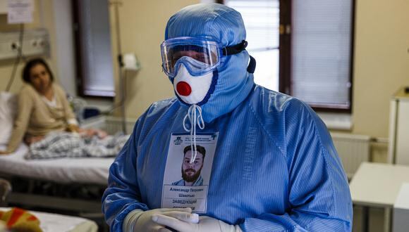 Hace tan solo una semana, en la capital rusa el número de los infectados no alcanzaba los 7.000. (Foto: Dimitar DILKOFF / AFP)