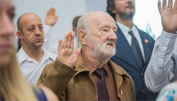 Científico australiano se nacionaliza peruano a los 84 años