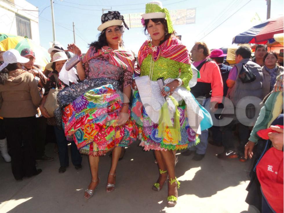 Miss Universo Gay alborota fiesta de Mamacha Cocharcas (FOTOS)