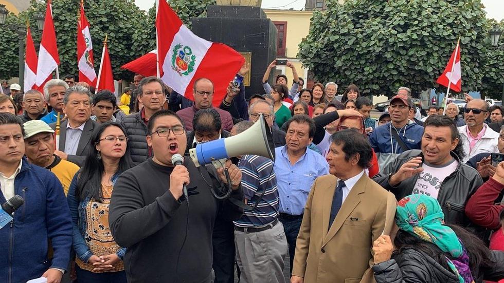 Así fue la "marcha contra el golpe de Estado" en el Centro de Lima (VIDEO)