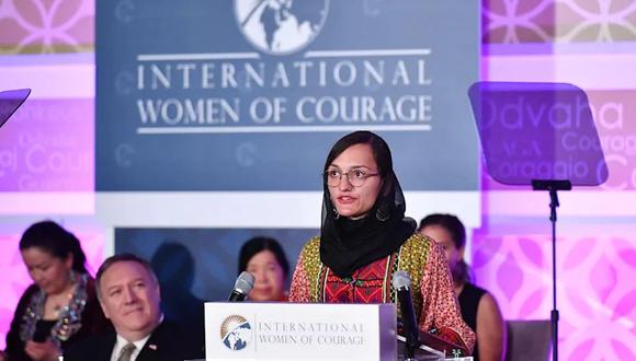Zarifa Ghafari, de Afganistán, habla durante la ceremonia anual de premios International Women of Courage (IWOC) en el Departamento de Estado en Washington, DC, el 4 de marzo de 2020.
(MANDEL NGAN / AFP).