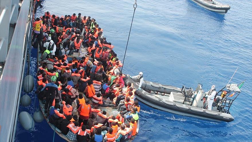 Mueren 28 inmigrantes y otros 4 mil 600 fueron salvados en el Canal de Sicilia