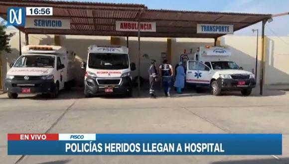 Las ambulancias trasladan a los efectivos de la PNP heridos al Hospital San Juan de Dios en Pisco. (Foto: Captura Canal N)