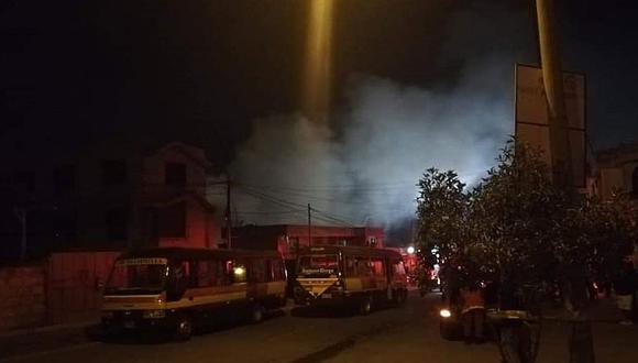 ​Quema de basura originó el incendio de vehículos en Arequipa