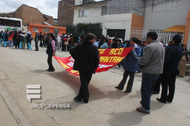 Trabajadores del sector salud salen a las calles