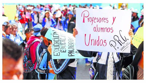 ​120 mil escolares en Junín sin acudir a clases y muchos salen a protestar