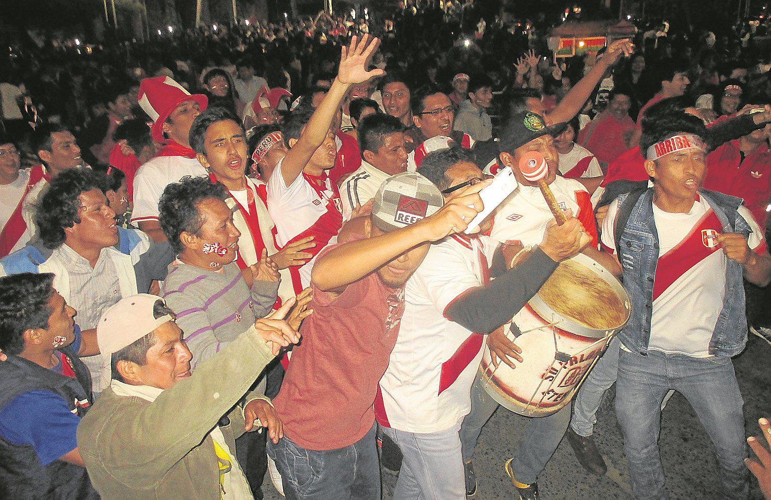 Consejeros regionales y regidores de MPCh evalúan distinguir a Selección Nacional