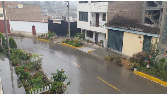 Inusual lluvia se registra en Lima desde hace unas horas.